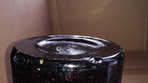 WRITE & TAYLOR DISTILLERS LOUISVILLE, KY. FULL QUART REGISTERED AMBER WHISKY BOTTLE