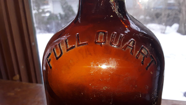 WRITE & TAYLOR DISTILLERS LOUISVILLE, KY. REGISTERED FULL QUART AMBER WHISKY BOTTLE