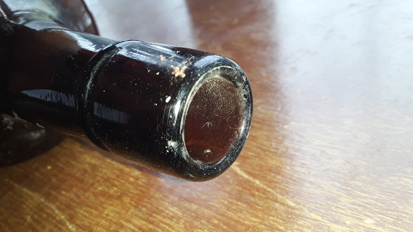 WRITE & TAYLOR DISTILLERS LOUISVILLE, KY. REGISTERED FULL QUART AMBER WHISKY BOTTLE